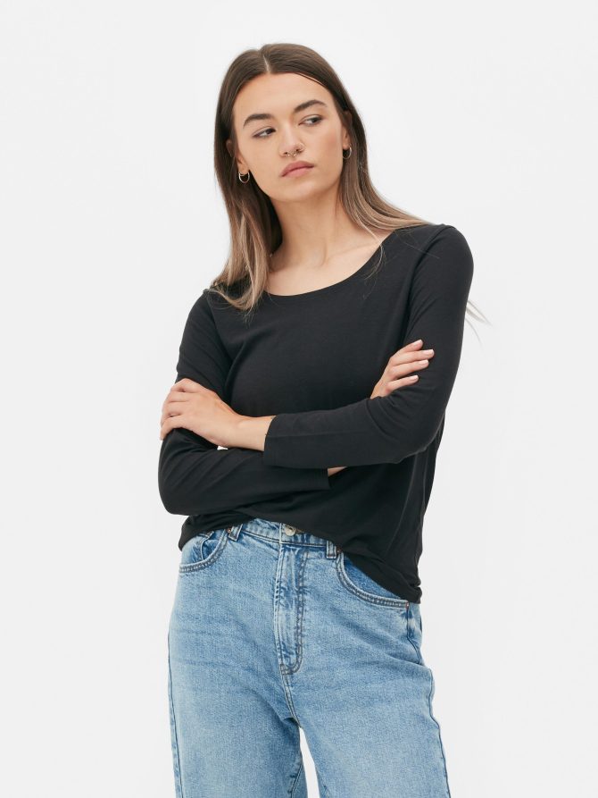 Essential Long Sleeve T-Shirt - Image 2