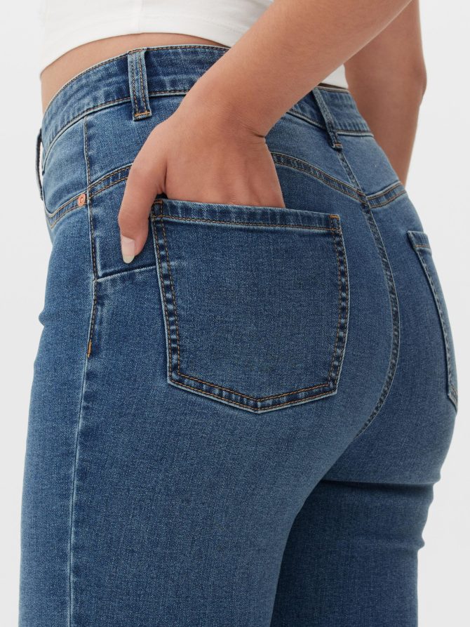 Sculpting Skinny Jeans - Image 4