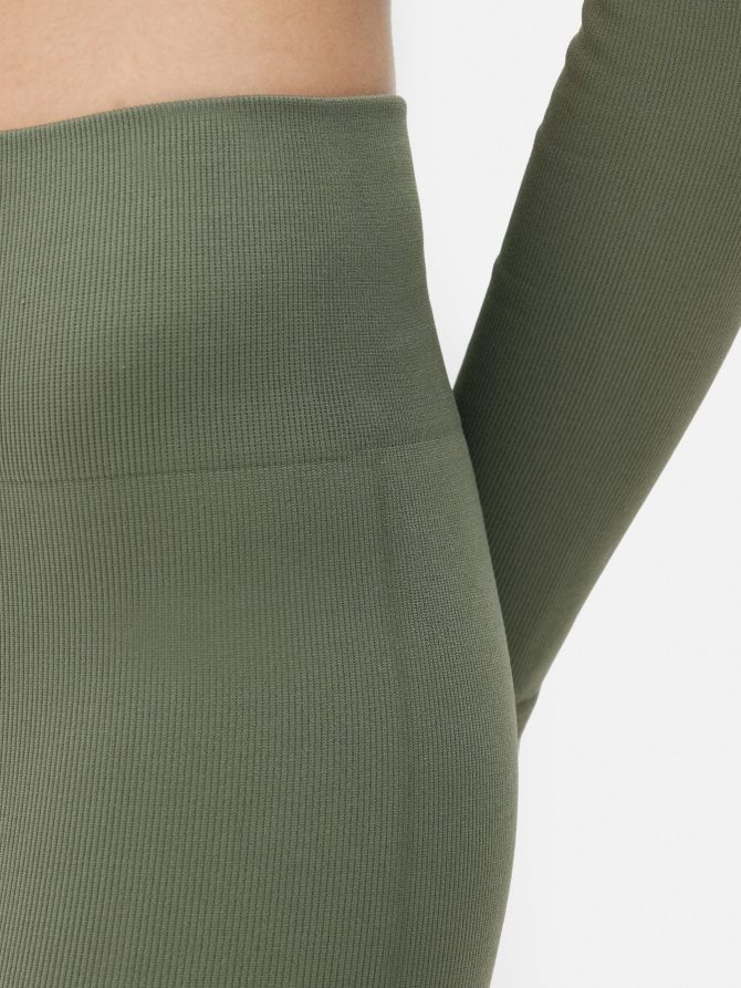 Performance Stretch Leggings - Image 3