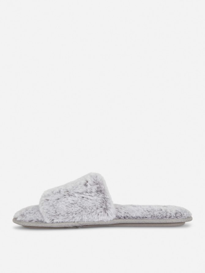 Faux Fur Slippers - Image 4
