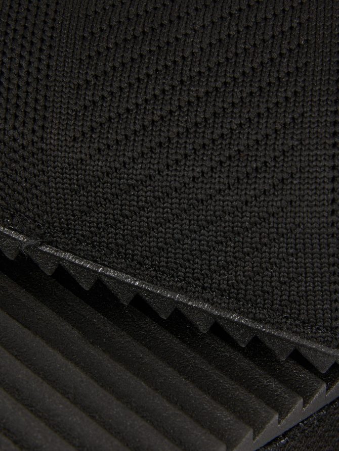 Knitted Pool Slides - Image 5