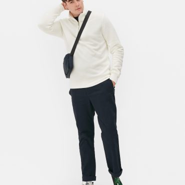 Essential Quarter Zip Sweatshirt