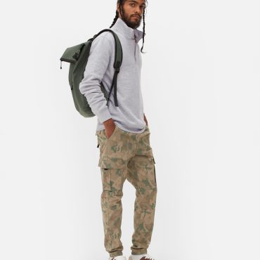 Essential Quarter Zip Sweatshirt