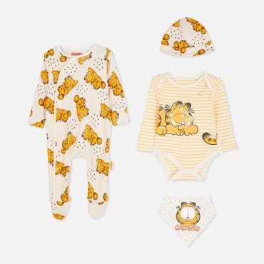 Garfield Starter Clothing Set