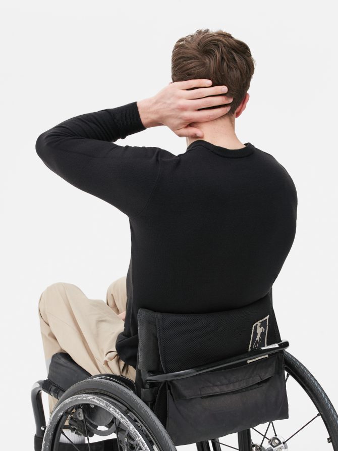Essential Fine Knit Sweater - Image 4
