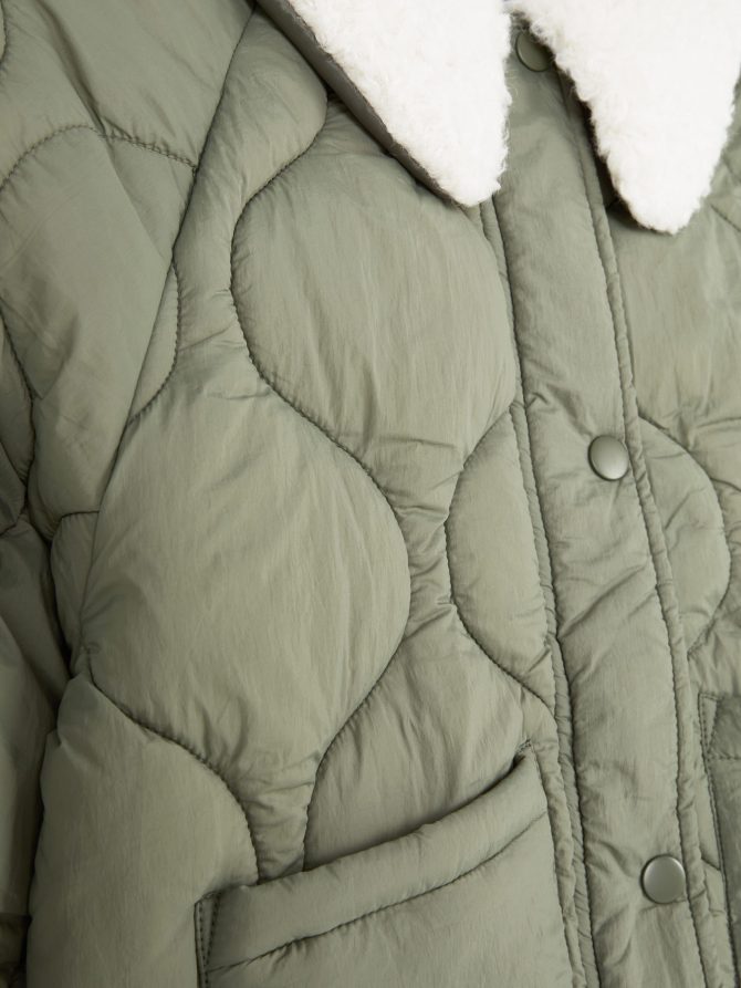 Quilted Fleece Collar Jacket - Image 3