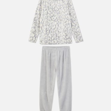 Fleece Long Sleeve Pajamas