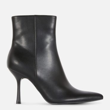 Pointed Toe Heeled Boots