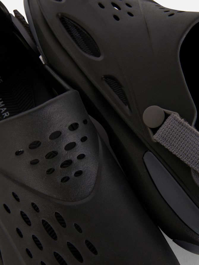 Sporty Slip-On Clogs - Image 5