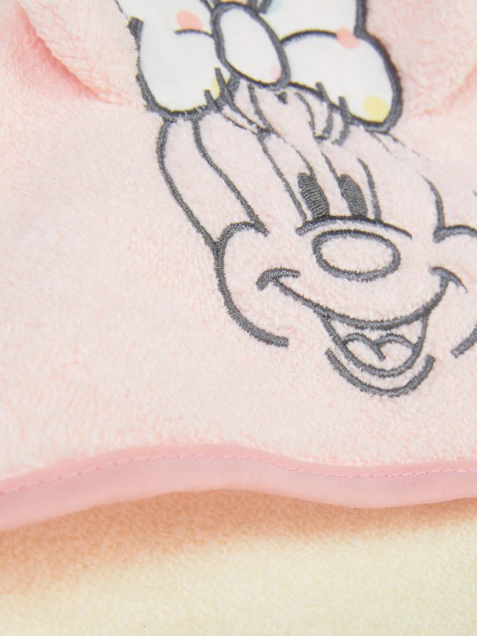 Disney’s Minnie Mouse Hooded Towel - Image 3
