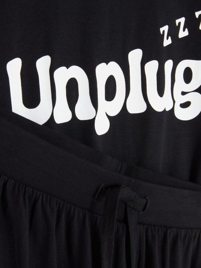 T-Shirt and Pants Pajama Set - Image 2