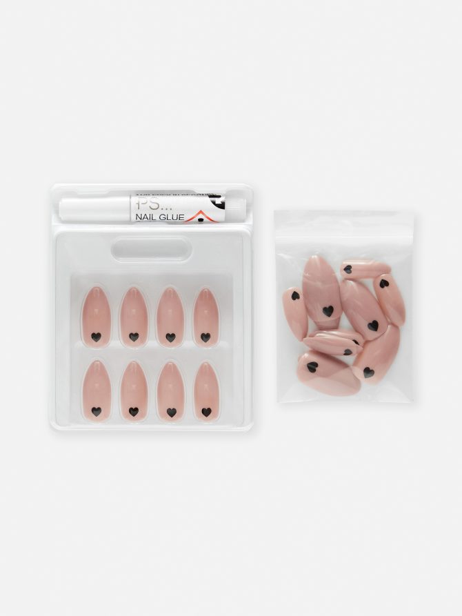 Pointed Gloss Heart Faux Nails - Image 3