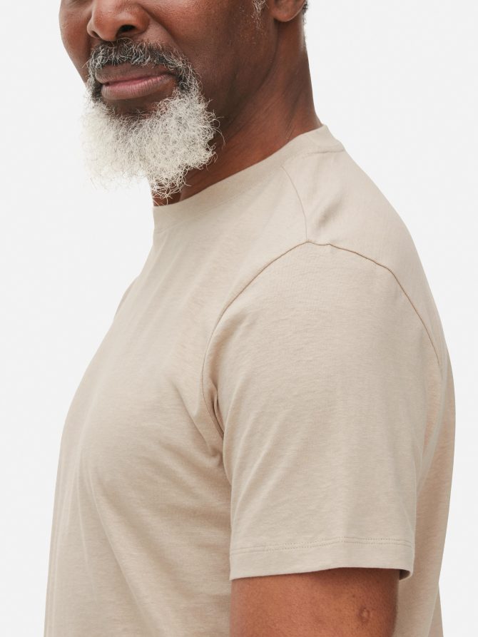 Essential Plain T-shirt - Image 3