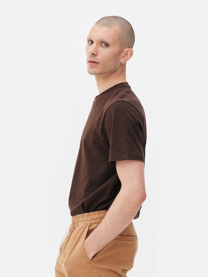 Essential Plain T-shirt - Image 2