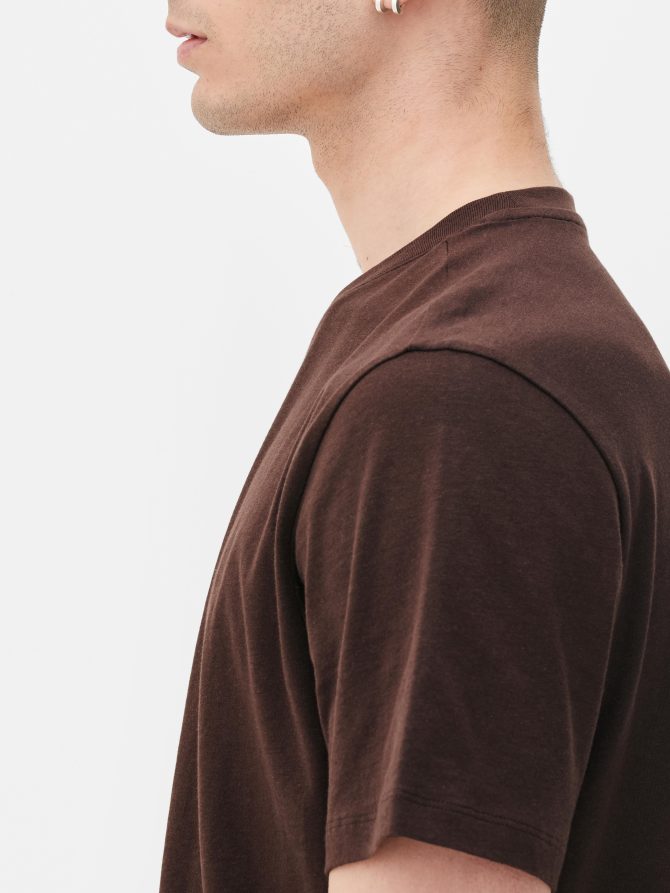 Essential Plain T-shirt - Image 3