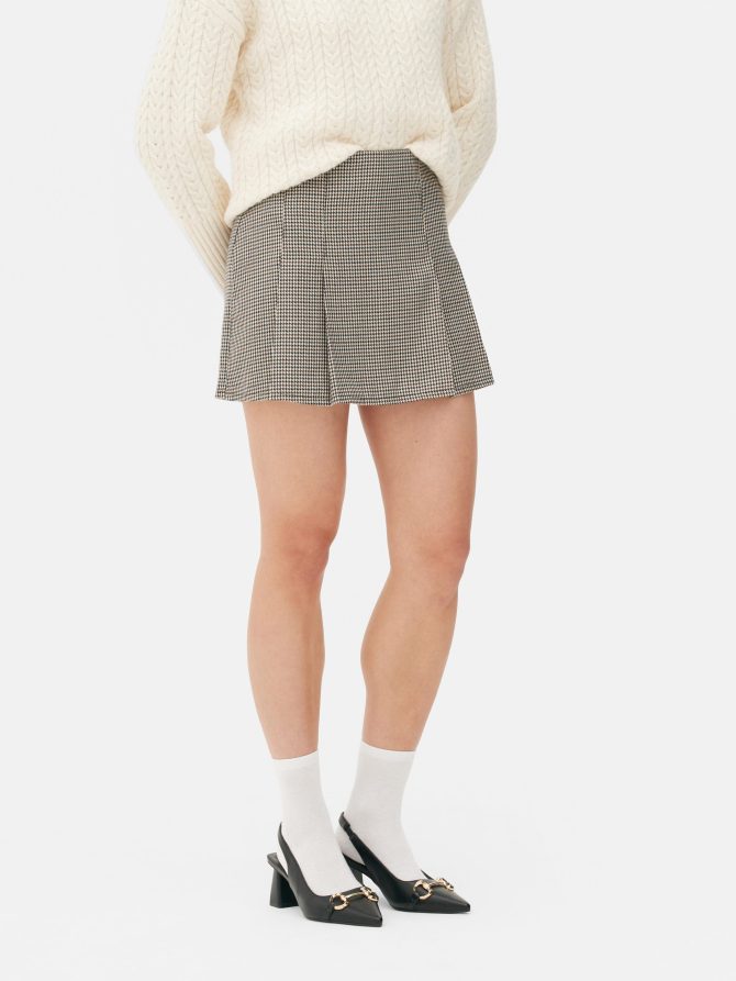 Pleated Houndstooth Print Skort - Image 2