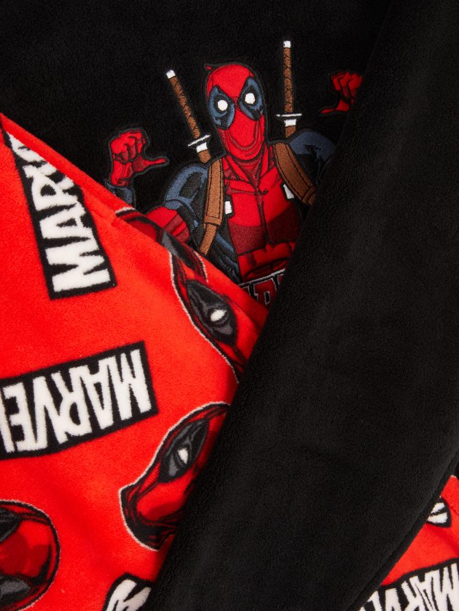 Marvel Deadpool Fleece Pajama Set - Image 2