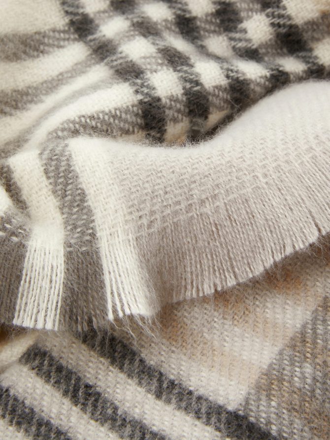 Check Scarf - Image 2