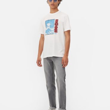 Japan Wave Graphic T-Shirt