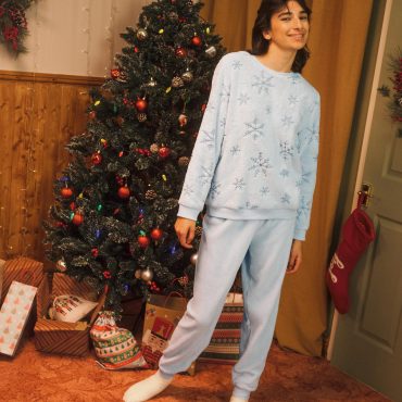 Snowflake Fleece Long Sleeve Pajamas