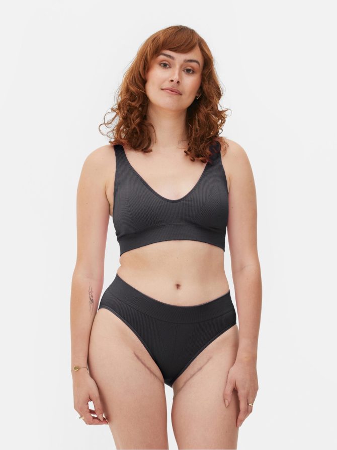 2-Pack Seamfree Wireless Plunge Bras - Image 3
