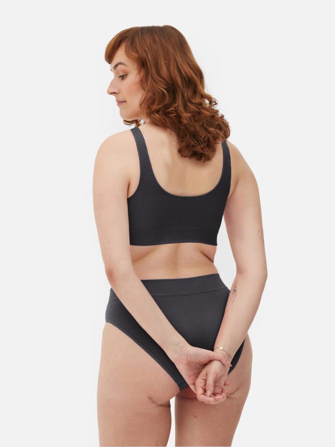 2-Pack Seamfree Wireless Plunge Bras - Image 5