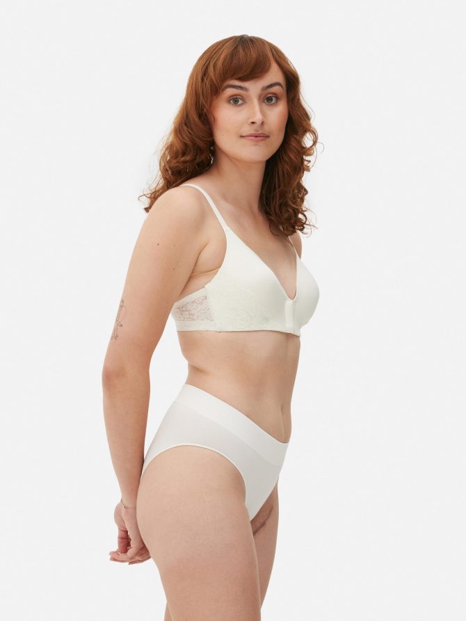 2-Pack Molded Post-Surgery Bras - Image 2