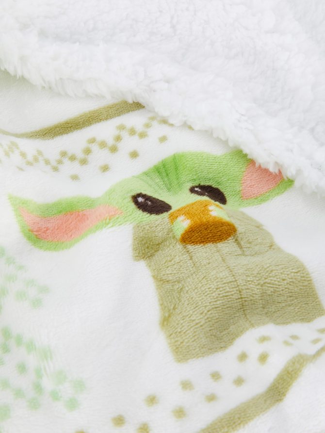 Star Wars Baby Yoda Fleece Throw - Image 2