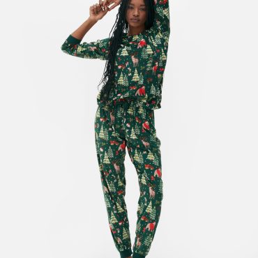 Women's Woodland Print Christmas Family Pajamas