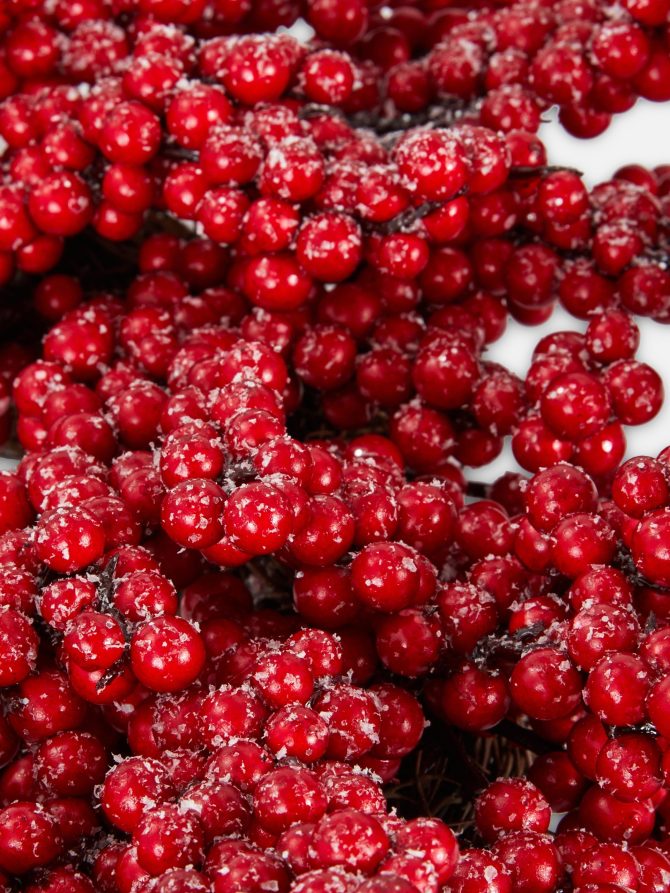 Red Berry Christmas Wreath - Image 2