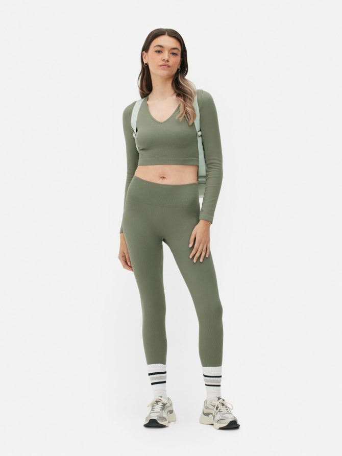 Seamfree Long Sleeve V-Neck Crop Top