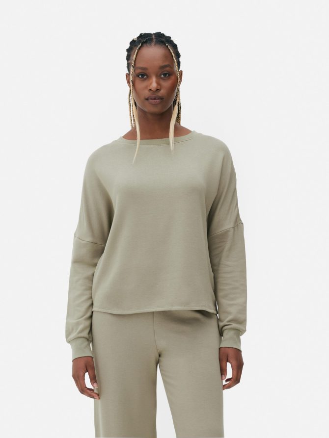 Sweatshirt and Joggers Set - Image 2