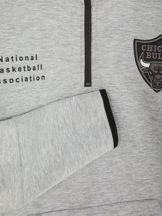 NBA Chicago Bulls Half-Zip Sweatshirt - Image 5