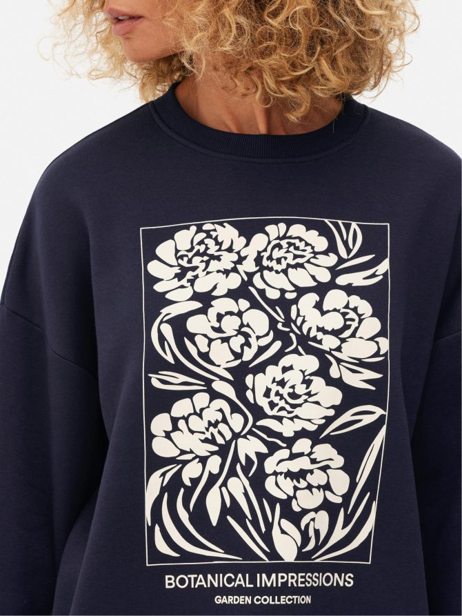 Oversized Print Sweatshirt - Image 3