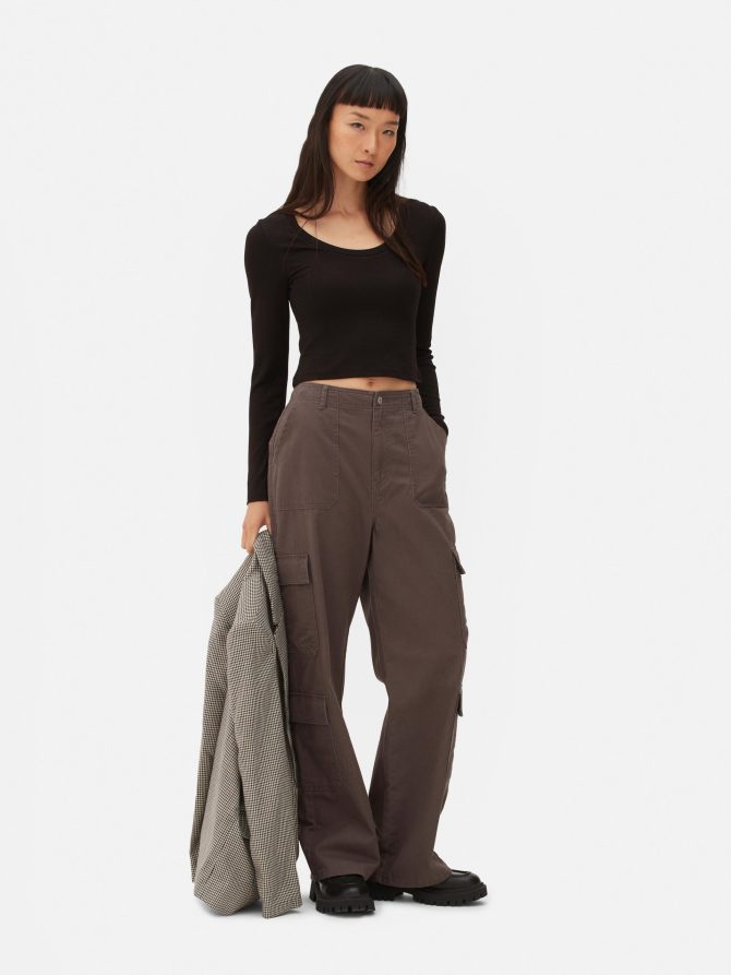 Scoop Neck Long Sleeve Crop Top