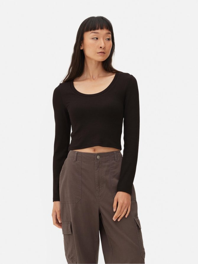 Scoop Neck Long Sleeve Crop Top - Image 2
