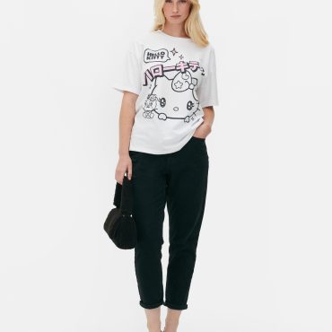 Hello Kitty Graphic T-Shirt