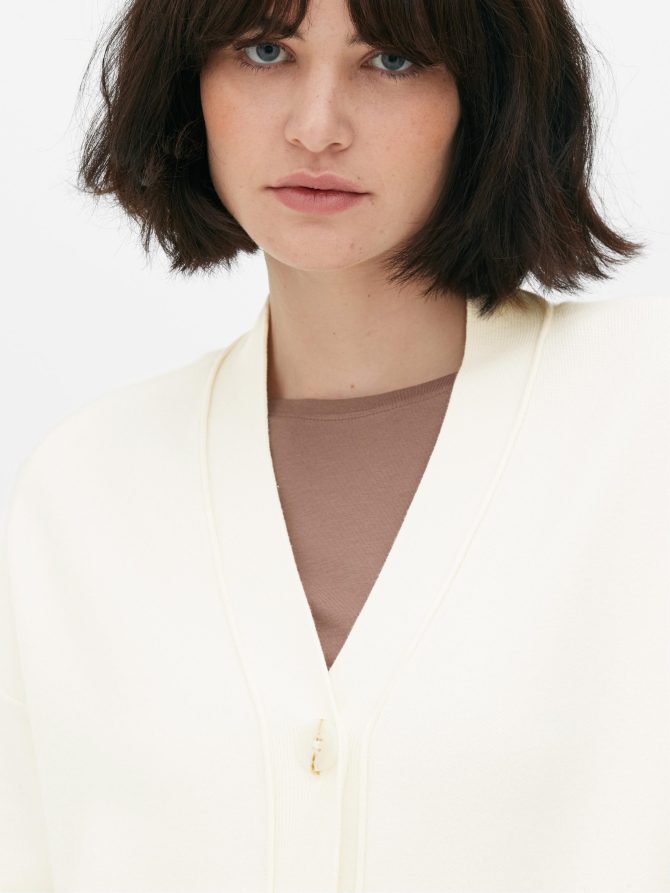 V-Neck Slouchy Boyfriend Cardigan - Image 3