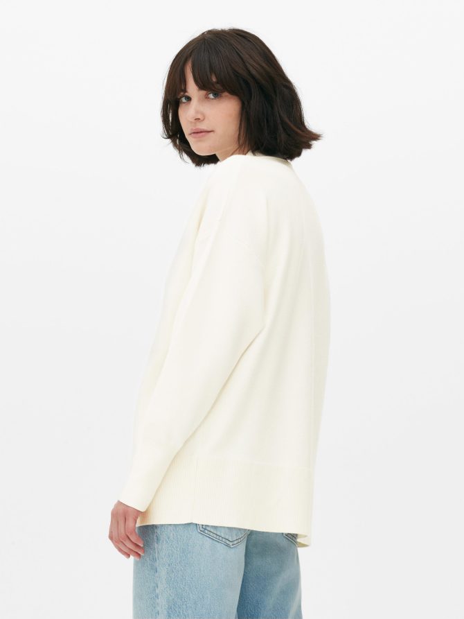 V-Neck Slouchy Boyfriend Cardigan - Image 4