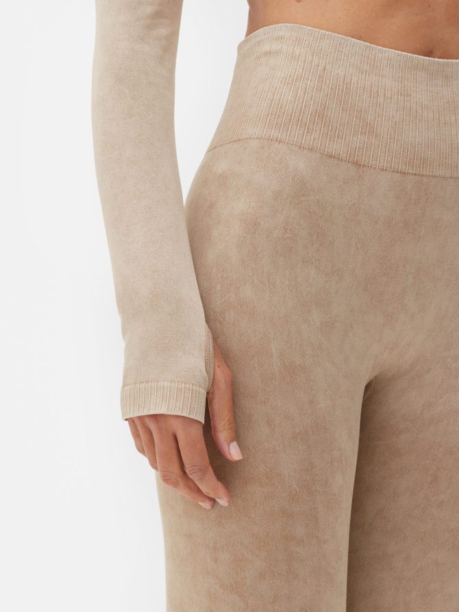 Seam Free Performance Leggings - Image 3