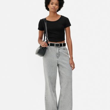 Ribbed Scoop Neck Cropped T-Shirt
