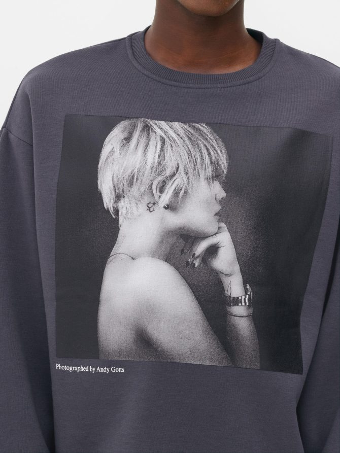Rita Ora Oversized Sweatshirt - Image 3