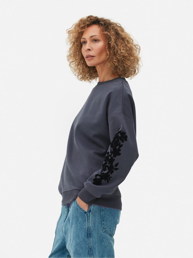 Velvet Floral Detail Oversized Sweatshirt - Image 2