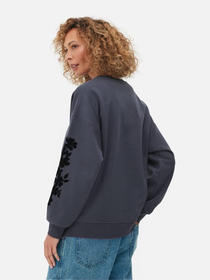 Velvet Floral Detail Oversized Sweatshirt - Image 4